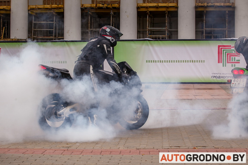 moto-close-2019-21.jpg