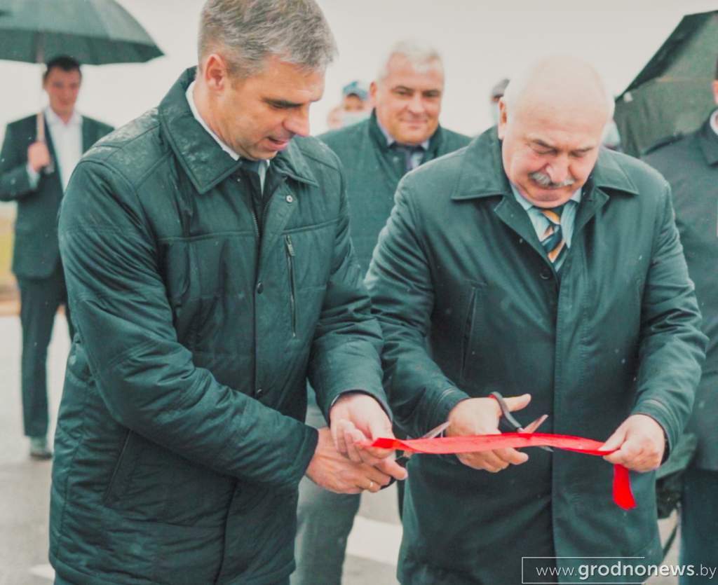 Директор в Ханчицах2ред.jpg