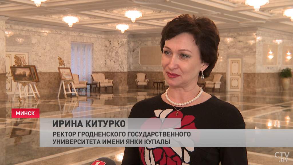 na_ekskursiyu_vo_dvorec_nezavisimosti_priehali_rabotniki_grgu_im._yanki_kupaly_11_12_2021_3.jpg