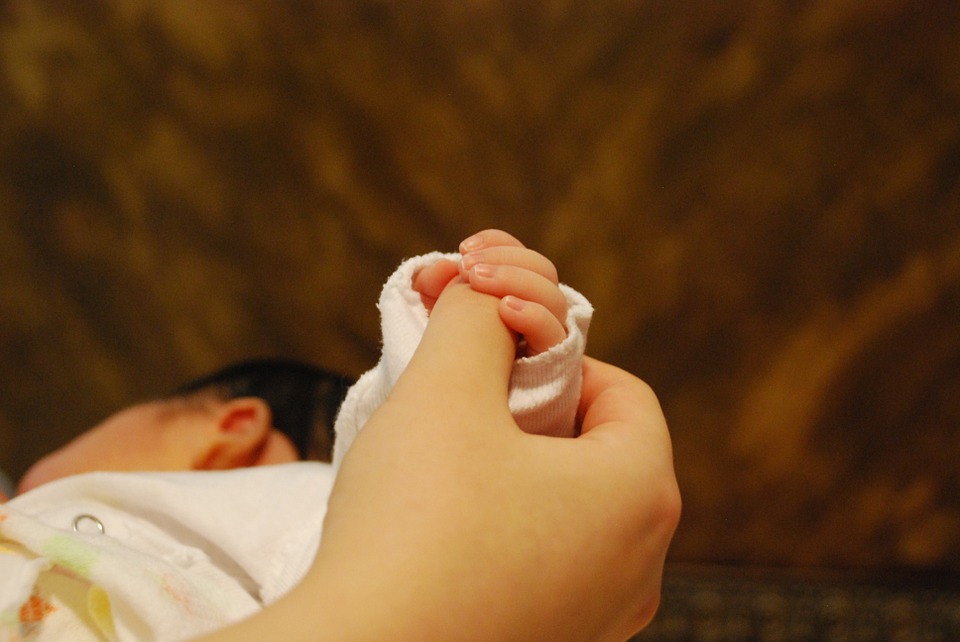 baby-hands-251273_960_720.jpg