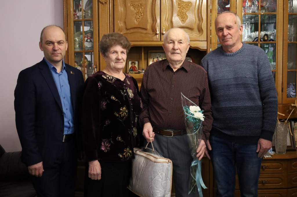 дедушка 90 лет свислочь.jpg