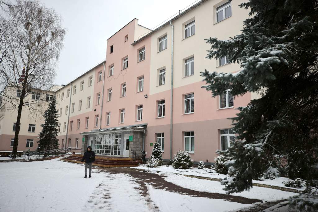 239813-08.jpg