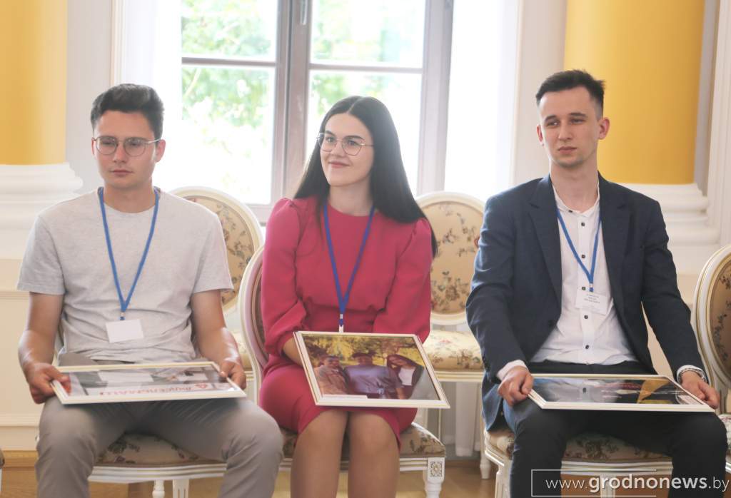 тут сидит алина.JPG