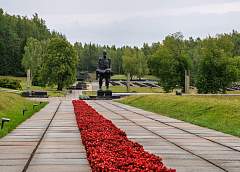 50 лет назад состоялось открытие мемориального комплекса «Хатынь»