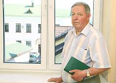 Практика длиною в жизнь. 75-летие отпраздновал ветеран труда Эдуард Романовский 