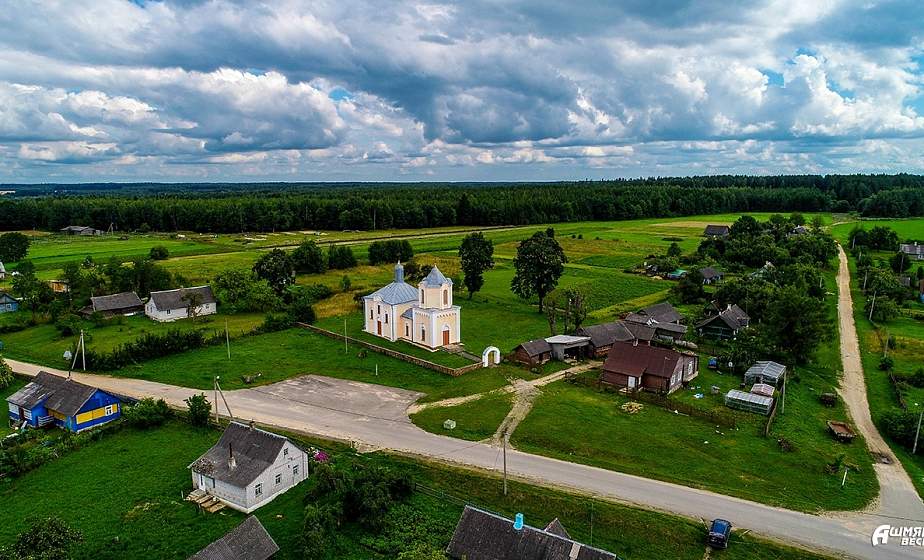 У адзінаццаты раз вёска Міхайлоўшчына на Ашмяншчыне сабрала аднавяскоўцаў на свята “Радасць сустрэчы пад покрывам Святога Ільі”