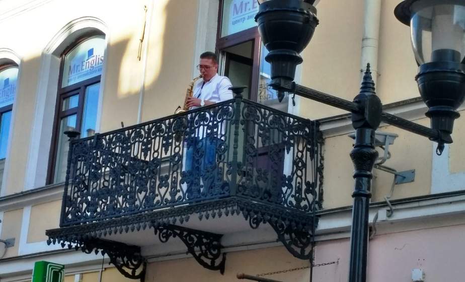 Саксофон, скрипка и финал лета:  "Концерты на балконе"   в Гродно возвращаются в августе 
