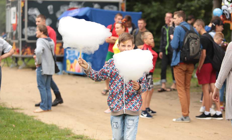 Фотофакт. Летний уик-энд на Августовском канале. Как отдыхают горожане вдали от асфальта