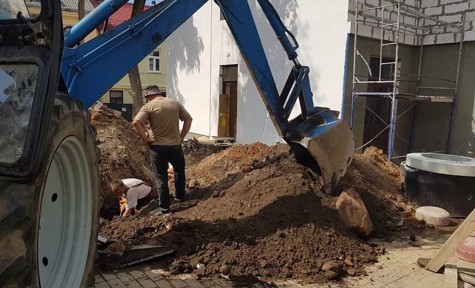 В центре Гродно во время строительных работ нашли снаряд времен Второй мировой войны (+видео)