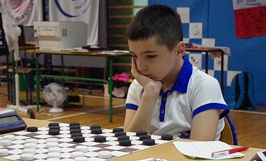 Георгий Выдерко из Гродно взял "бронзу"  XXI чемпионата Европы по шашкам среди молодежи