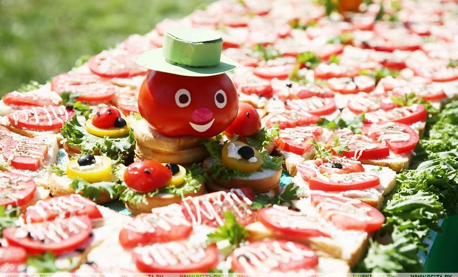 Праздник со вкусом томатов: в Ивье прошел фестиваль в честь помидоров