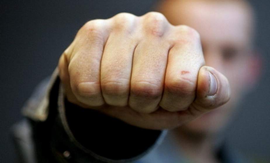 Игроку ХК "Лида" суд назначил штраф в 2550 рублей за избиение сторожа