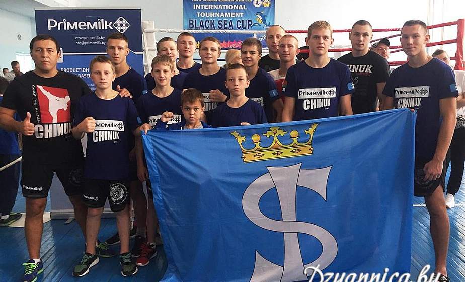 В Украине прошёл международный турнир по таиландскому боксу "Кубок Черного моря". У ребят из Щучина – 12 медалей!