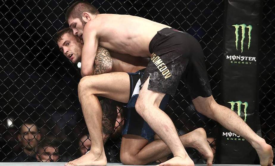 Нурмагомедов победил Порье и защитил титул чемпиона UFC