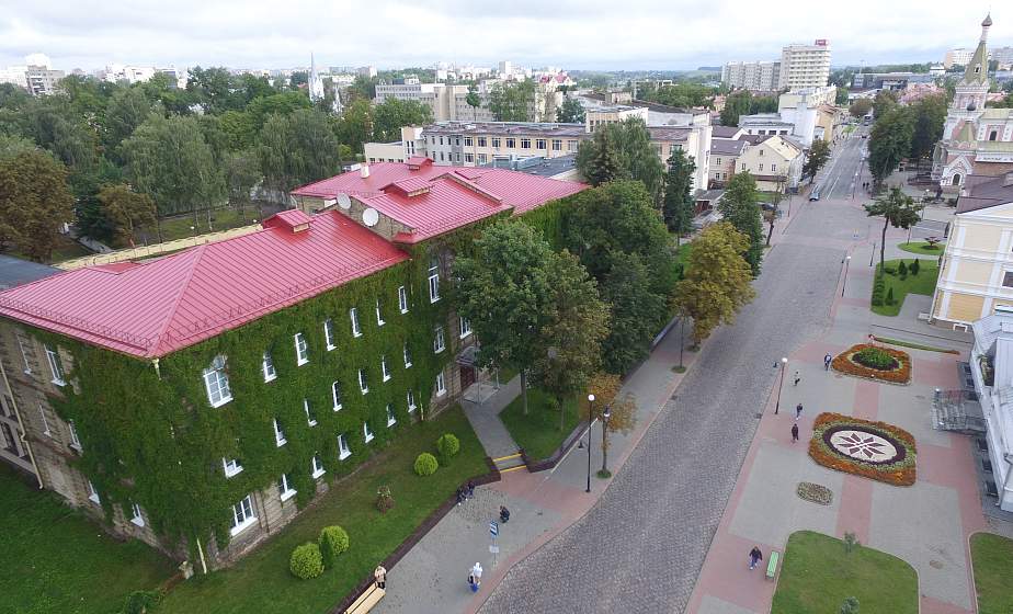 От учителей средней школы до специалистов цифровой экономики. Купаловцы в проекте «Наши флагманы»