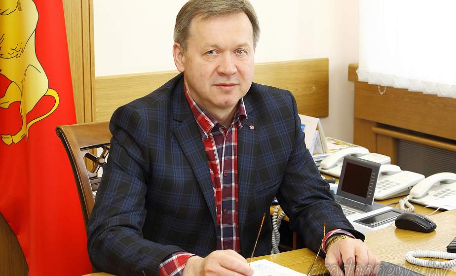 Благоустройство агрогородков, замена лифтов в многоэтажках. Субботнюю прямую линию провел председатель областного Совета депутатов Игорь Жук