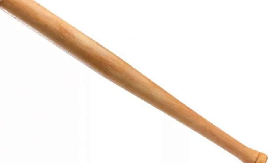 В Гродненской области несовершеннолетний ударил парня битой, а потерпевший утверждает, что  упал сам