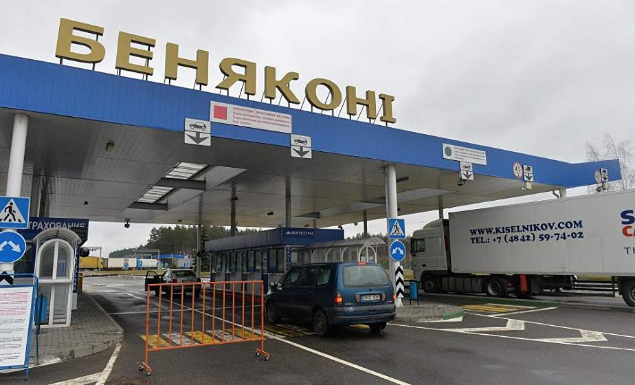 В пункте пропуска "Бенякони" литовская сторона из-за программного сбоя не принимает автотранспорт