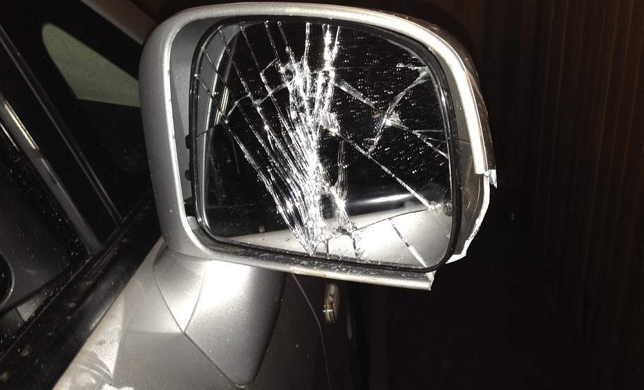  Житель Гродно по дороге домой повредил два автомобиля: объяснить свой поступок милиции молодой человек не смог 