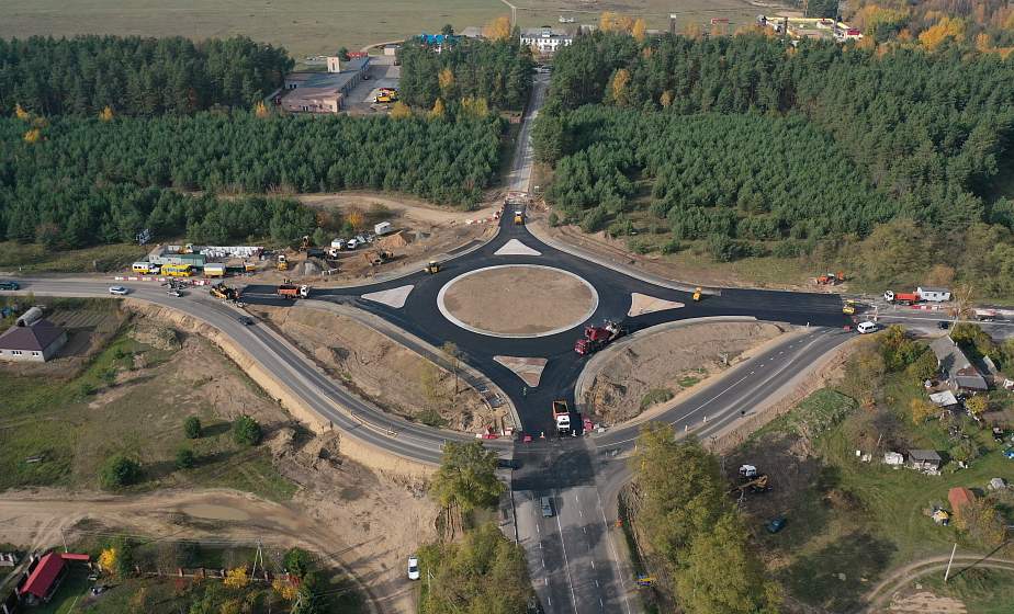 Кольцо с велодорожкой. Развязку около деревни Коробчицы Гродненского района готовят к сдаче в эксплуатацию (+видео)