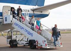 Ночные рейсы в  Хургаду, полеты в Китай и открытие Duty Free. Репортаж со взлетно-посадочной полосы гродненского аэропорта