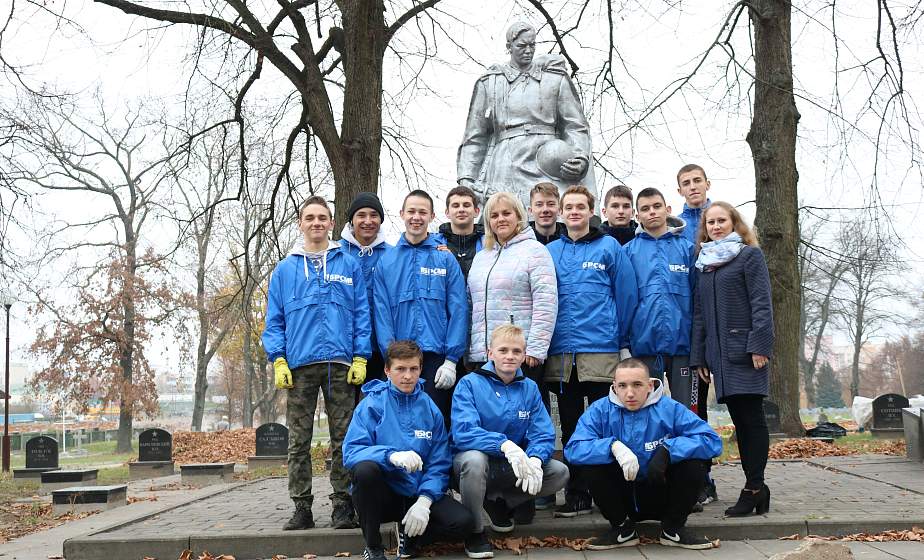 ФОТОФАКТ. Активисты БРСМ из Гродно присоединились к акции «Во славу общей Победы»