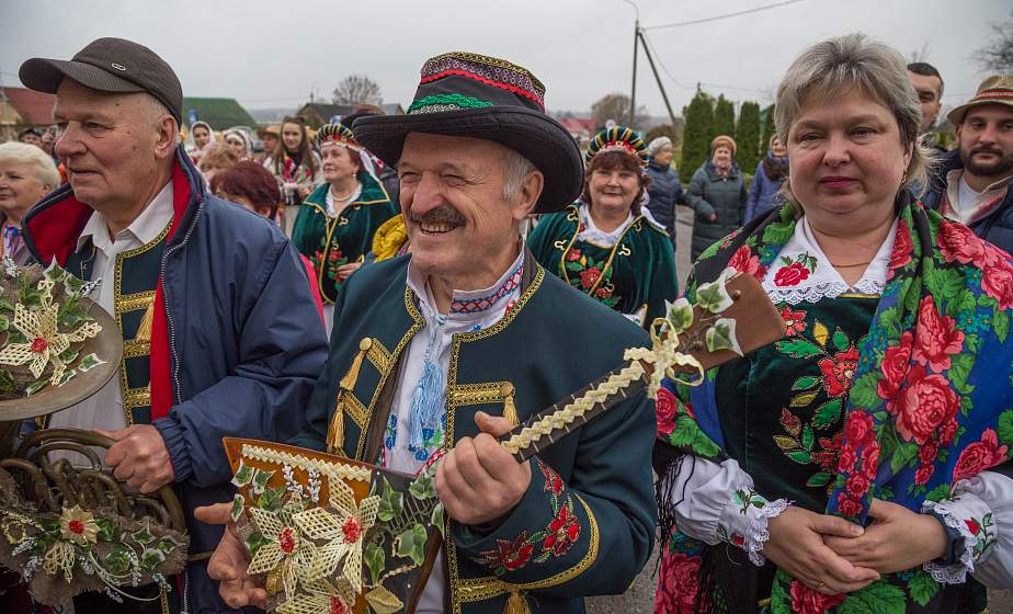Старинные жернова, фольклорные песни и фестиваль рушника. В Одельске отгремел «Праздник мельников»