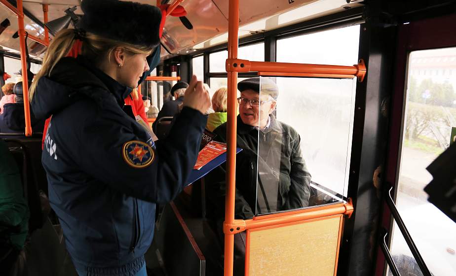 В вузах и на предприятиях, и даже в общественном транспорте. Республиканская акция "Не прожигай свою жизнь!" проходит в Гродно