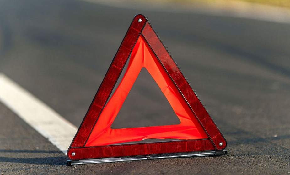 В Гродно сильно пьяный водитель повредил автомобиль. Нарушитель пытался сбежать от милиции 