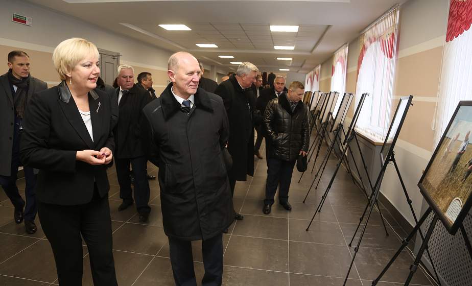  «Земля и люди». Комбайнеры, агрономы, механизаторы стали героями уникальной фотовыставки на "Дажынках" 