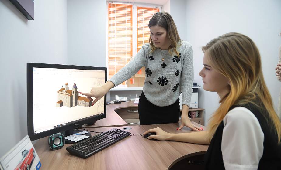 Камп'ютарнае мадэліраванне і дызайн сувеніраў. Як студэнты ідуць у бізнэс праз тэхнапарк ГрДУ імя Янкі Купалы (+відэа)
