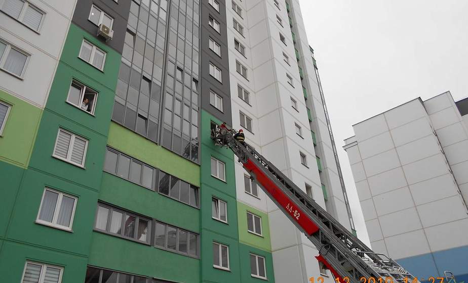 В Гродно при пожаре в многоэтажке спасены 11 человек