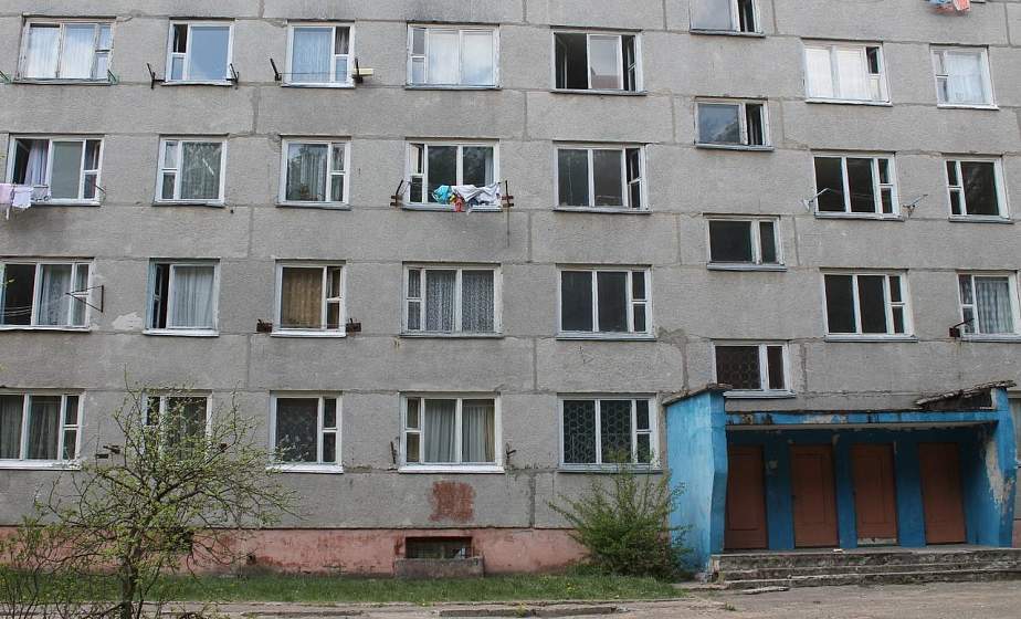 В Березовке женщина вытолкнула из окна подругу, которая скончалась по дороге в больницу. Что случилось в тот день и какой вердикт вынес суд?