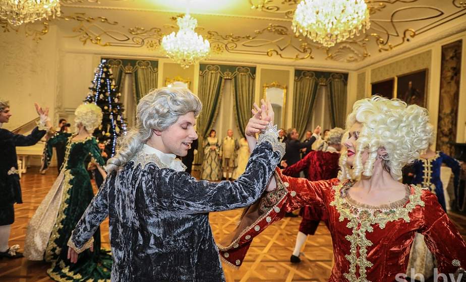 Фоторепортаж. Рождественский бал-маскарад в Мирском замке