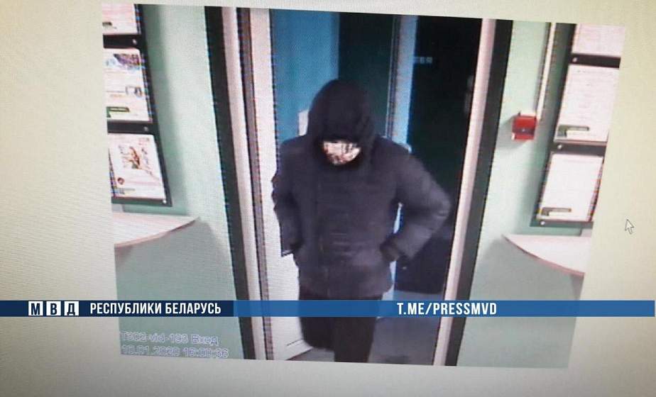 Дерзкое ограбление в Гомельской области. Милиция ищет высокого мужчину