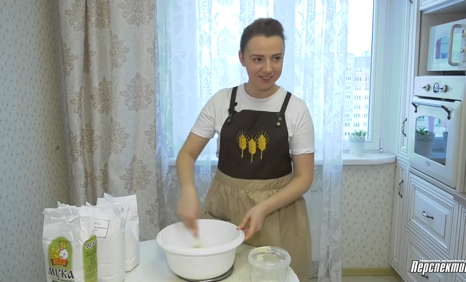 Гродненка Надежда Кузнецова печет хлеб дома и занимается благотворительностью (видео)