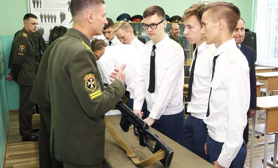 Новую должность для школ включили в Единый квалификационный справочник