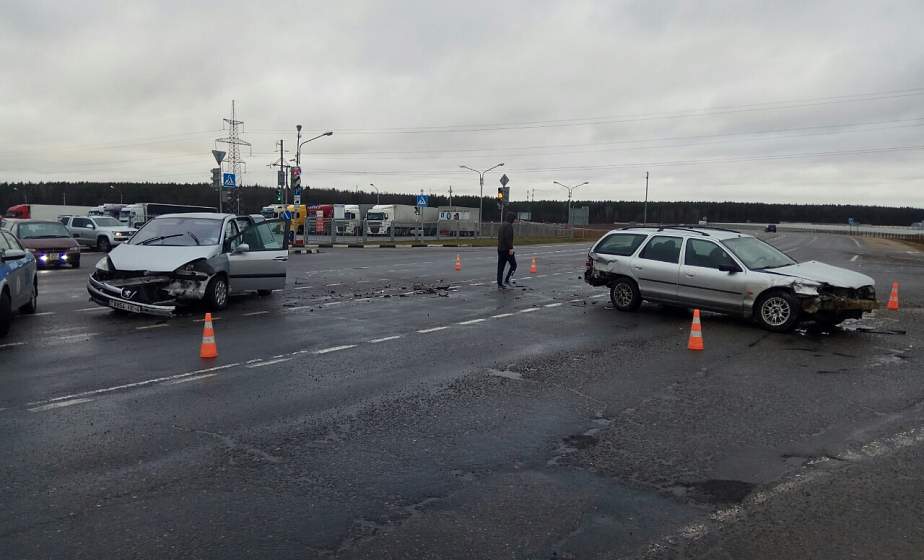 В Гродно ГАИ разыскивает очевидцев ДТП на перекрестке возле рынка "Южный"