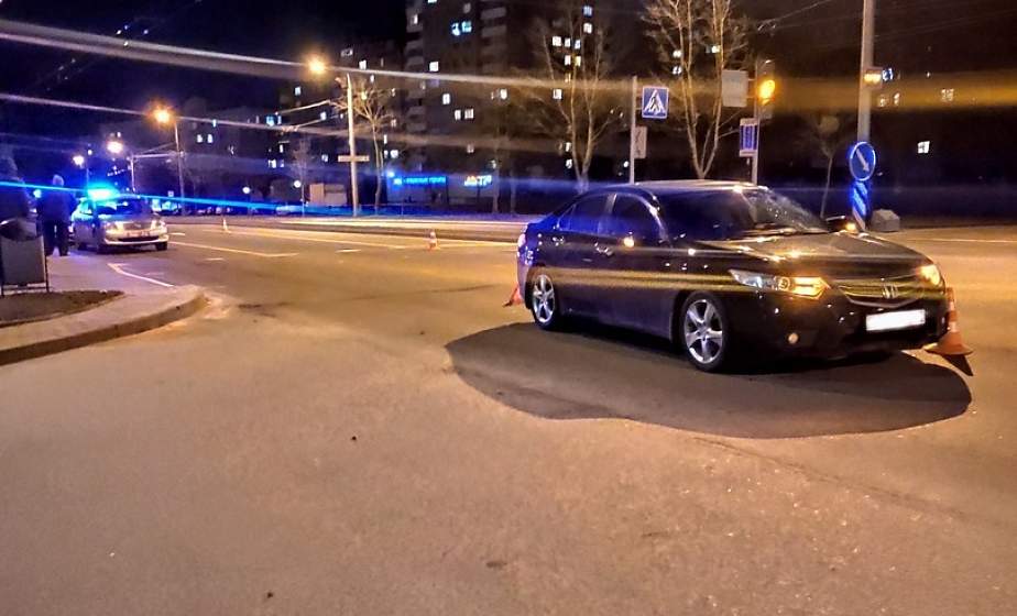 В Гродно пьяный мужчина перебегал дорогу на красный свет и попал под автомобиль