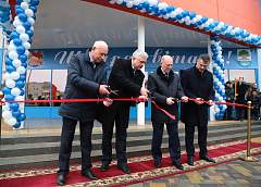 Супероснащенная тренажерка, трибуны на 750 мест и площадка для воркаута. В Островце открыли новый спорткомплекс (+видео)