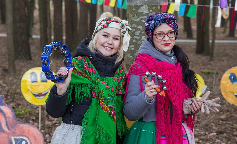 Живая медведица Дуняша и блинное государство. В Гродно встретили весну (+видео)