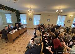 III Форум регионов Беларуси и Украины, Фестиваль национальных культур и строительство арендного жилья. Председатель облисполкома Владимир Кравцов провел пресс-конференцию в Сморгонском районе