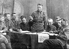 Встречался с Машеровым, прошел войну и хранил 6 орденов. Как реки устроили судьбу Ивана Микуловича