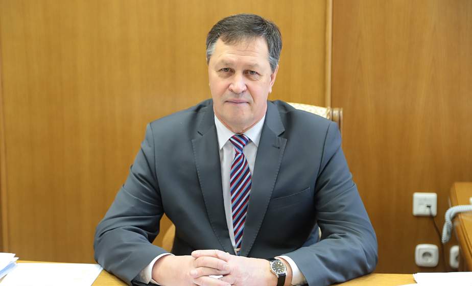 Наведение порядка на земле, транспортное и медицинское обслуживание. Субботнюю прямую линию провел управляющий делами облисполкома Игорь Попов