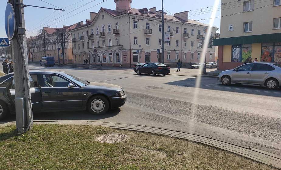 В Гродно женщина попала под колеса авто, когда переходила дорогу вне пешеходного перехода