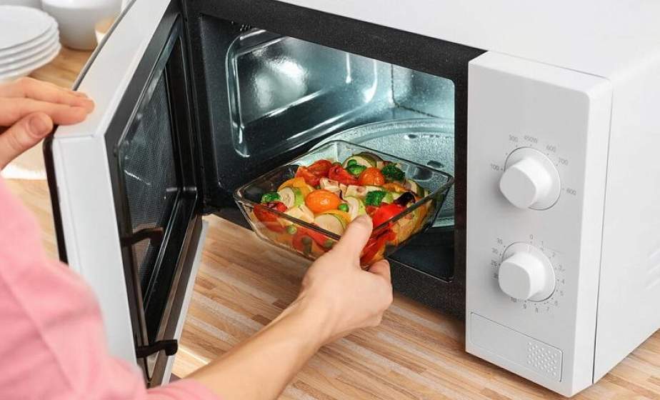 Какие продукты становятся опасными при воздействии СВЧ волн