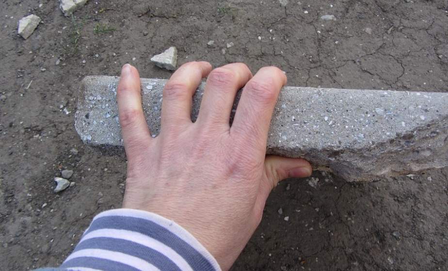 14 лет колонии. В одной из деревень Лидского района мужчину до смерти забили куском бетона