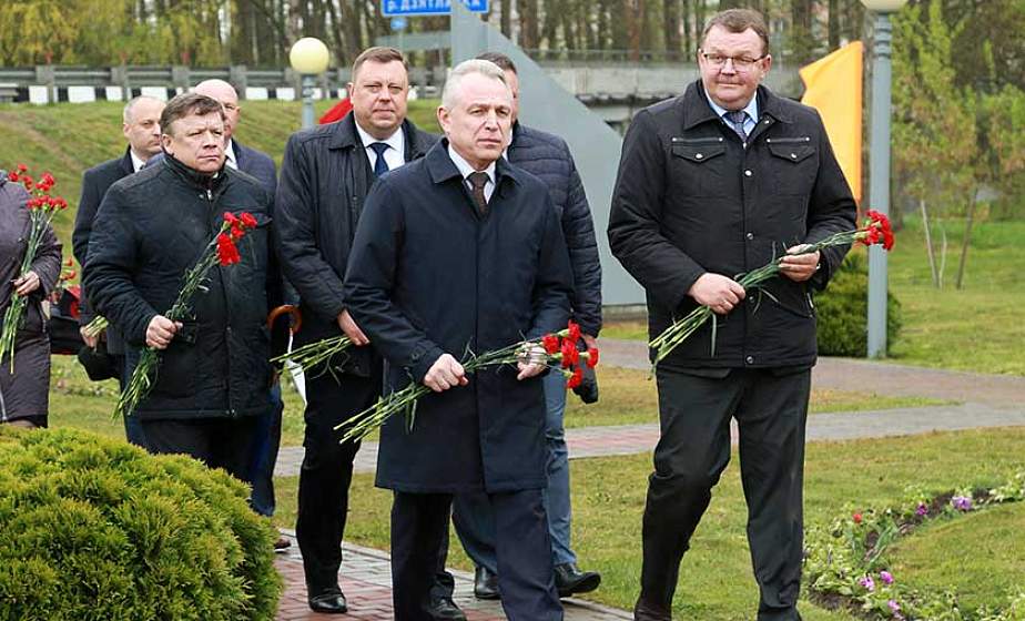 Міхаіл Орда ўшанаваў памяць герояў вайны на Дзятлаўшчыне
