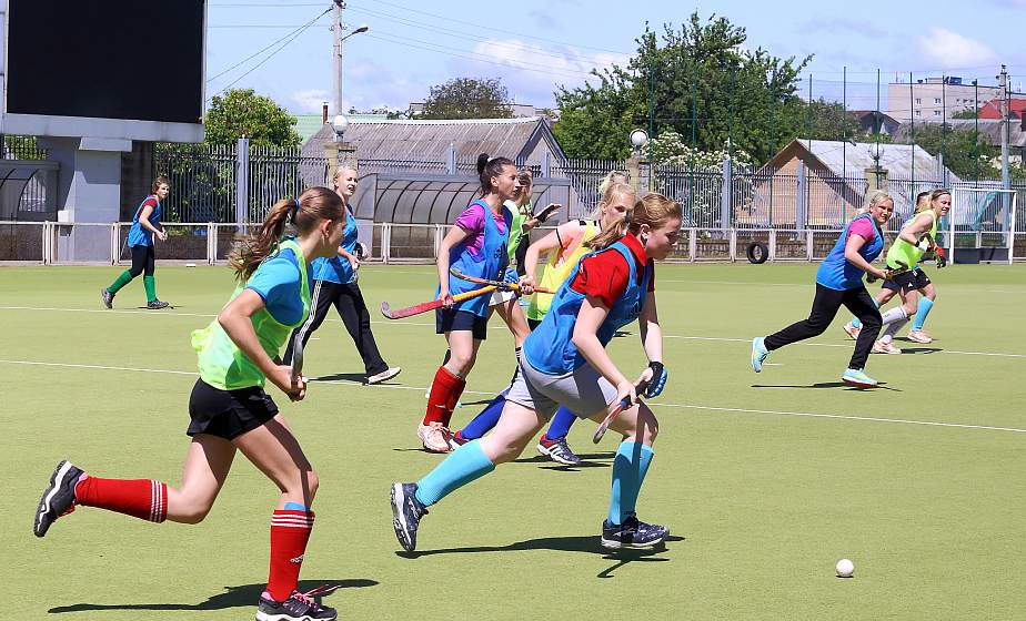 Чемпионат страны по хоккею на траве среди женских команд возобновится в предстоящие выходные