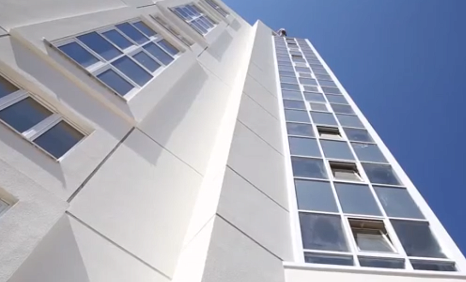 13 этажей за 13 месяцев: строительство нового общежития Купаловского университета вошло в свою завершающую стадию (видео)